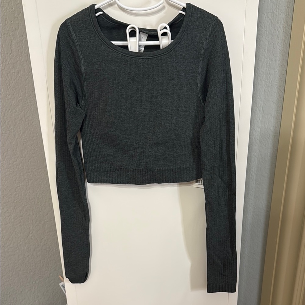 Lululemon Athletica Green Long Sleeve Crop